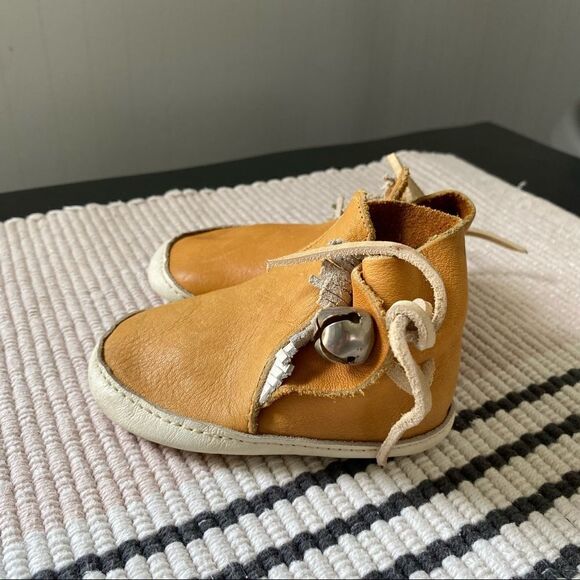 Vintage Leather Moccasin Booties Fringe Bell 3 - Picture 3 of 5
